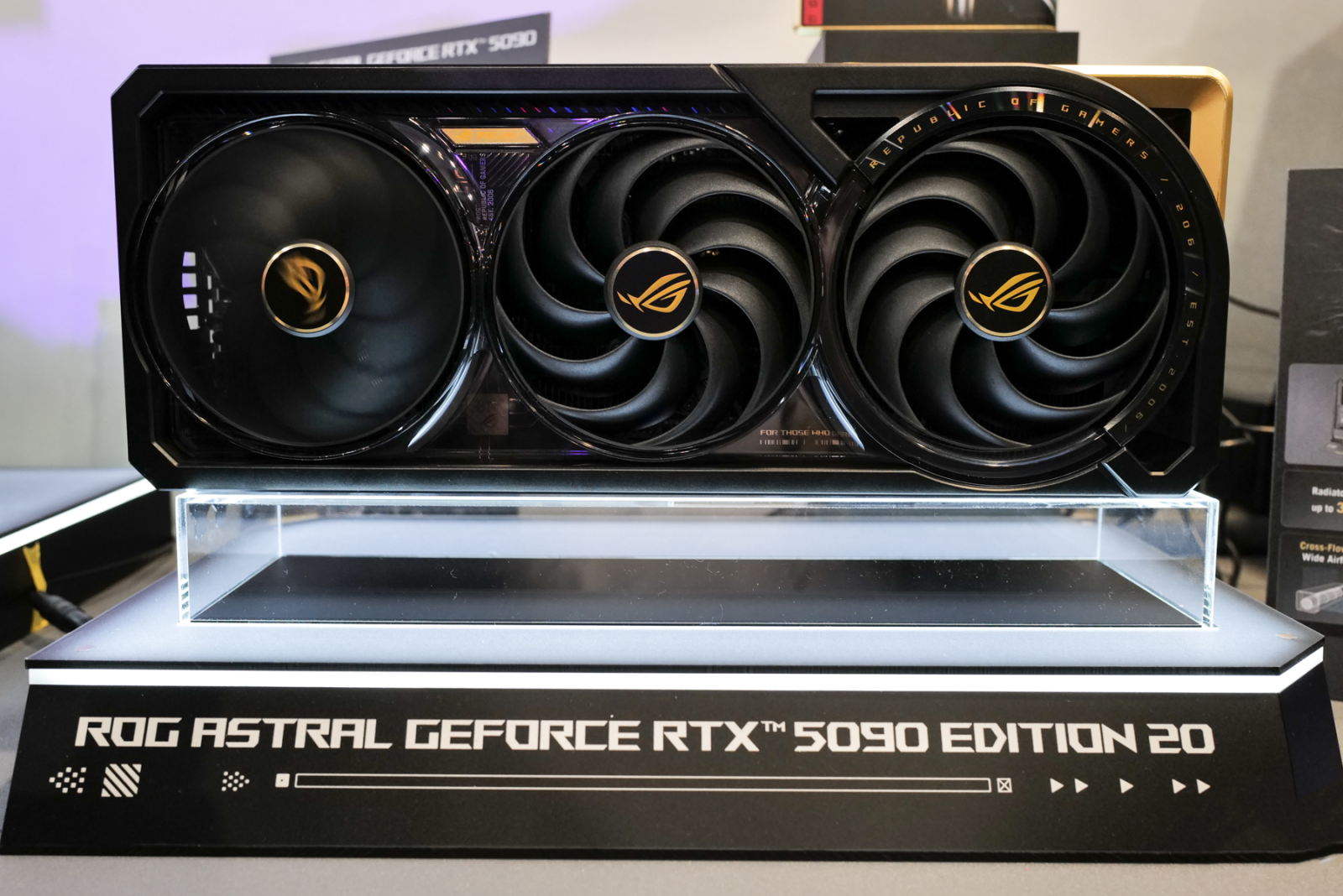 Card Asus ROG Astral GeForce RTX 5090 Edition 20