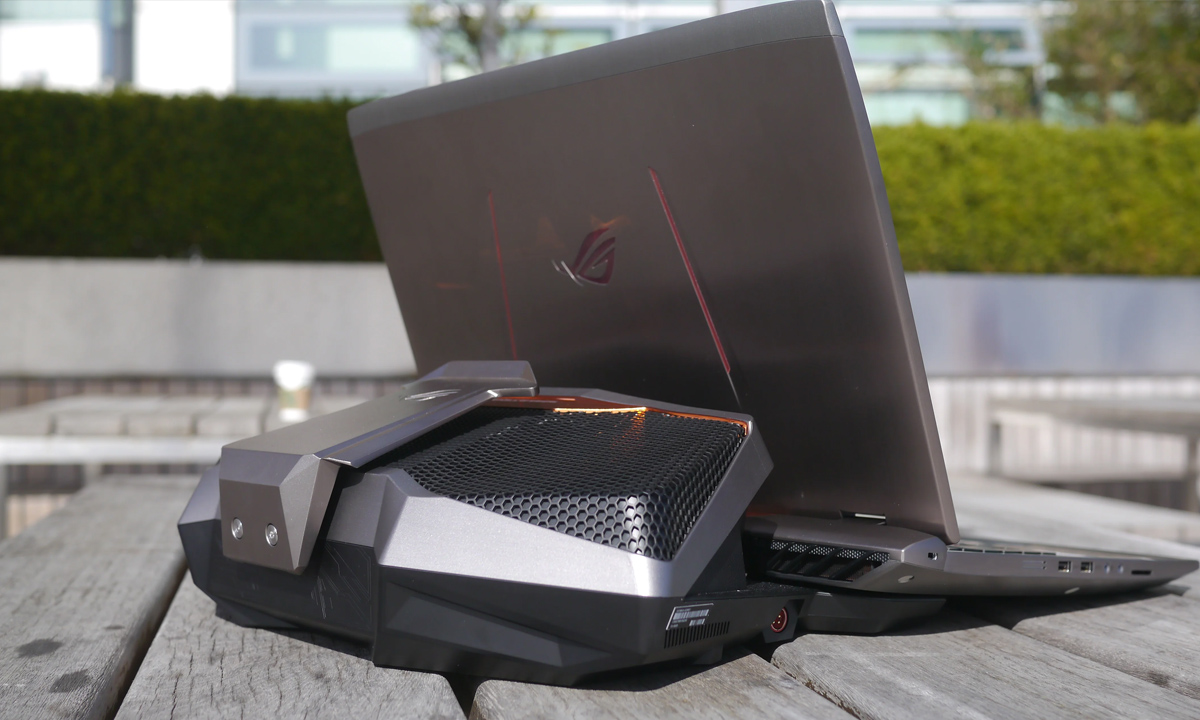 Asus ROG GX700 là một trong 5 mẫu laptop có thiết kế kỳ quặc được trang bị hệ thống tản nhiệt bằng nước