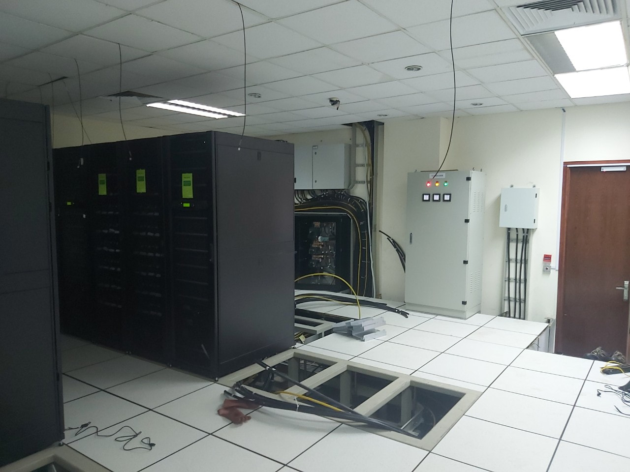 Hợp Thành Thịnh - Thi công lắp đặt UPS theo yêu cầu