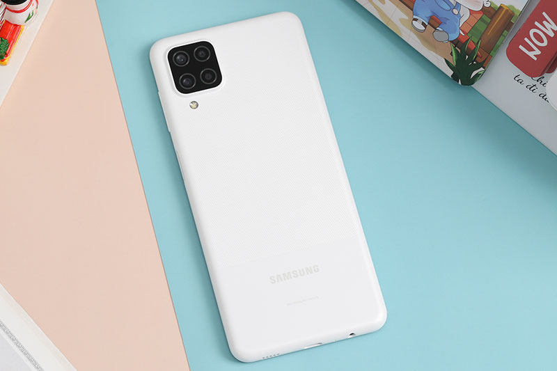 Samsung Galaxy A12 | Thiết kế chắc chắn bền bỉ